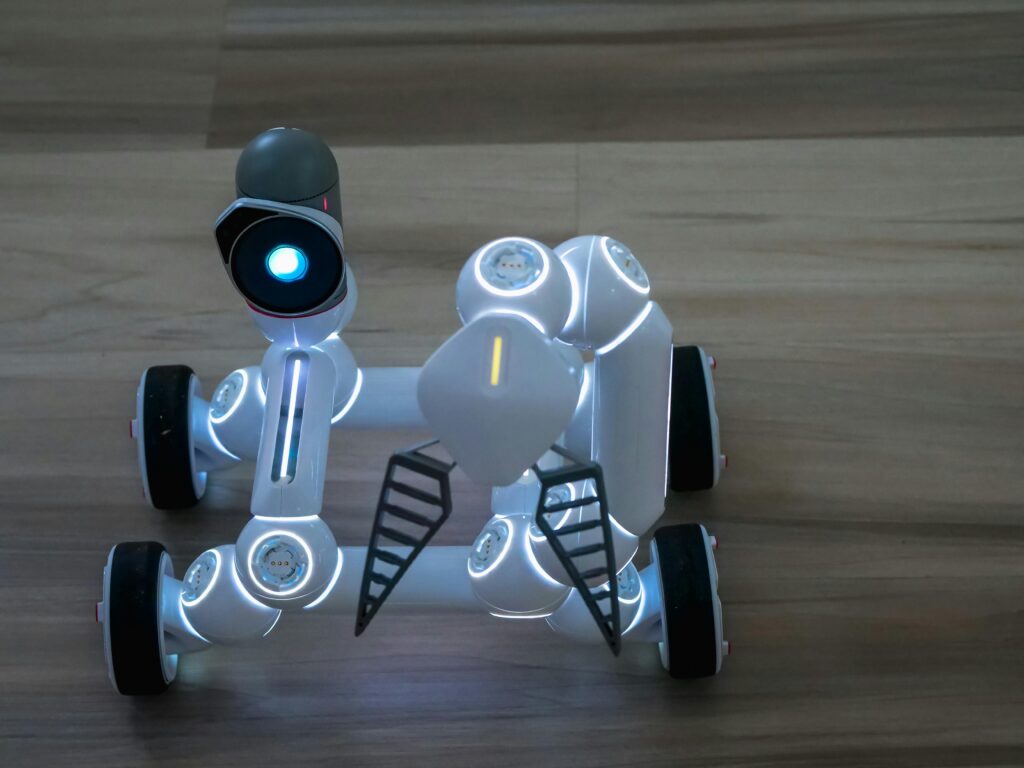 pexels-kindelmedia-8982689-1024x768 استثمر الذكاء الاصطناعي واربح أونلاين: دليلك العملي خطوة بخطوة لبناء دخل مستدام